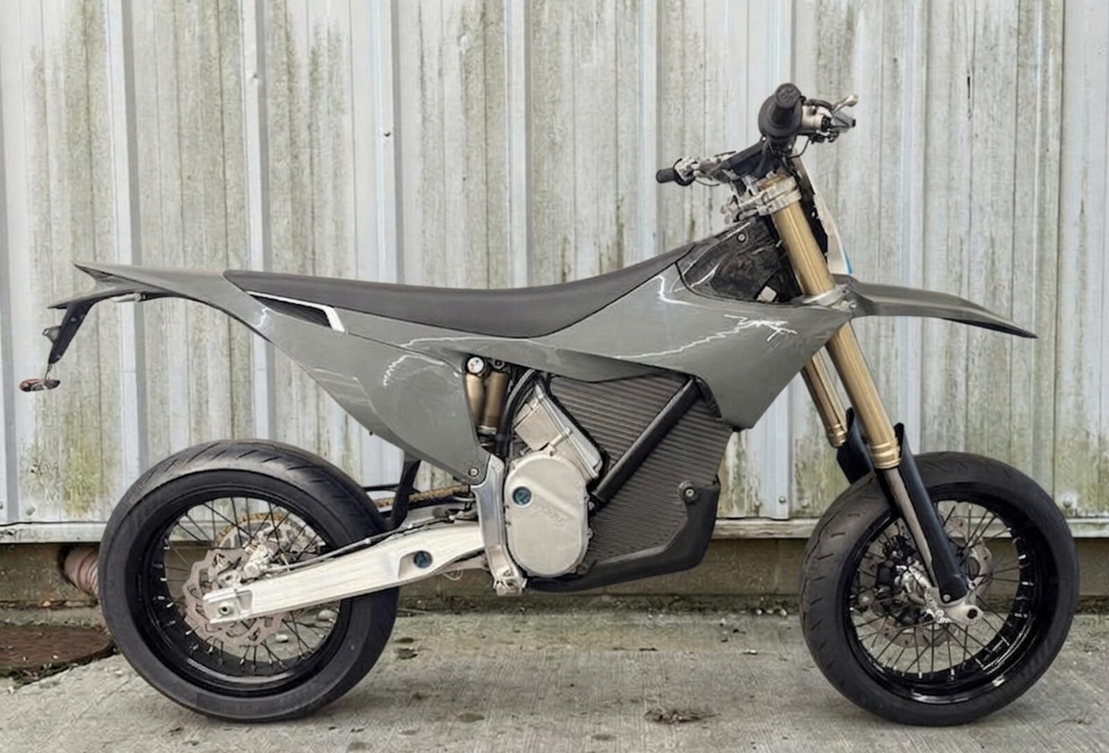 Stark Varg — photo 1 of 2